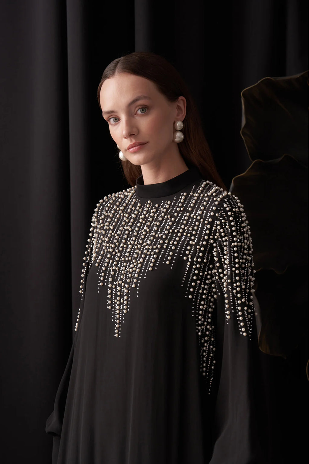 Mother of Pearls Abaya - Veil of the Essence