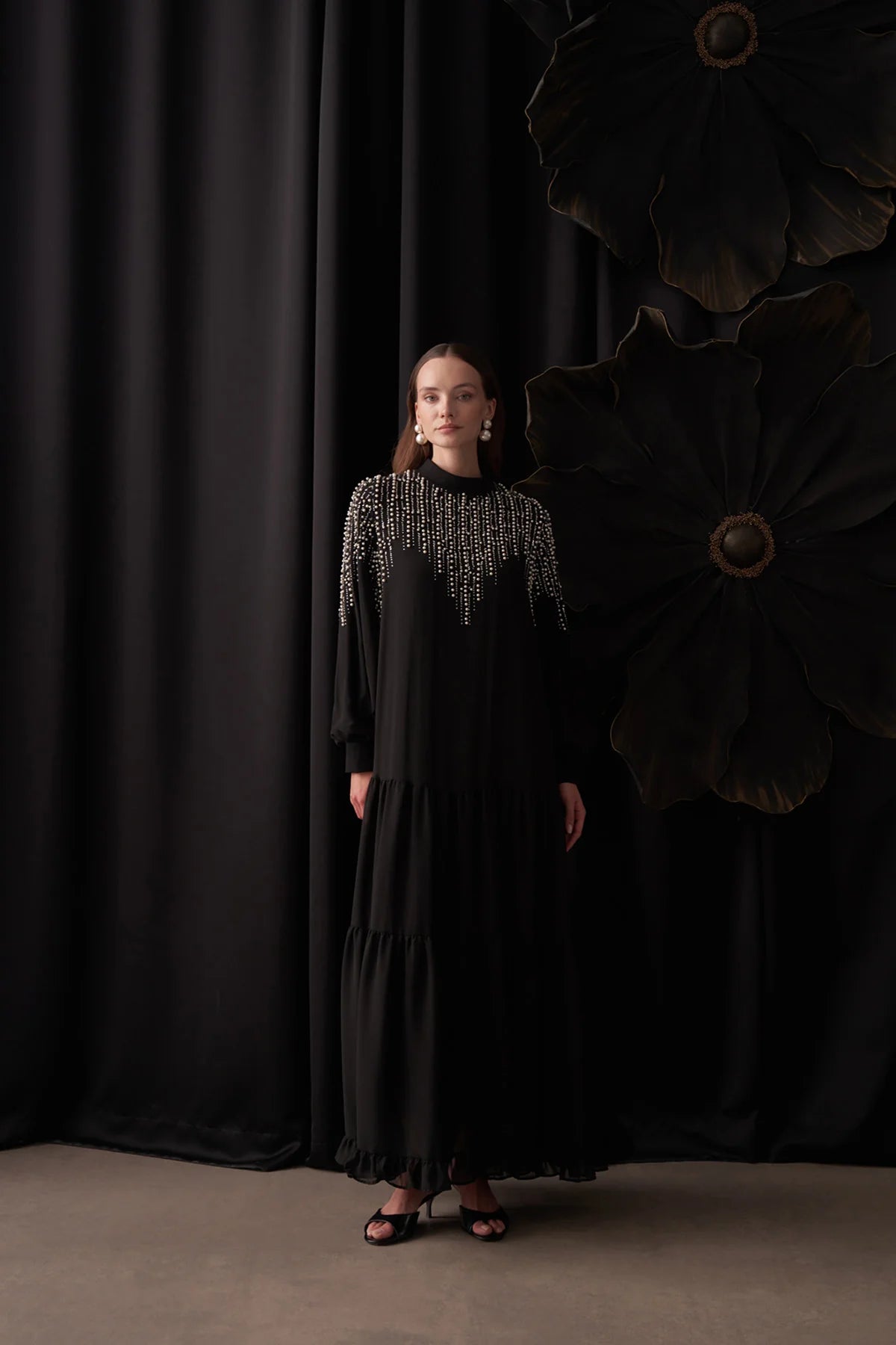 Mother of Pearls Abaya - Veil of the Essence