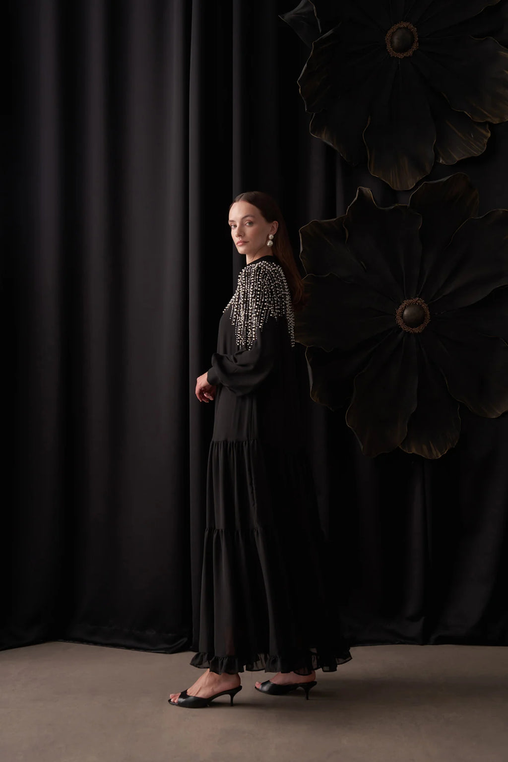 Mother of Pearls Abaya - Veil of the Essence