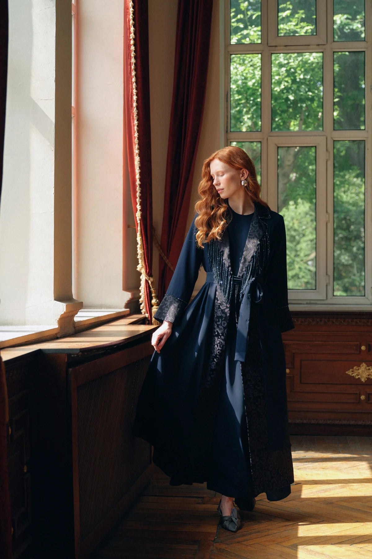 Navy Eclipse Abaya - Veil of the Essence