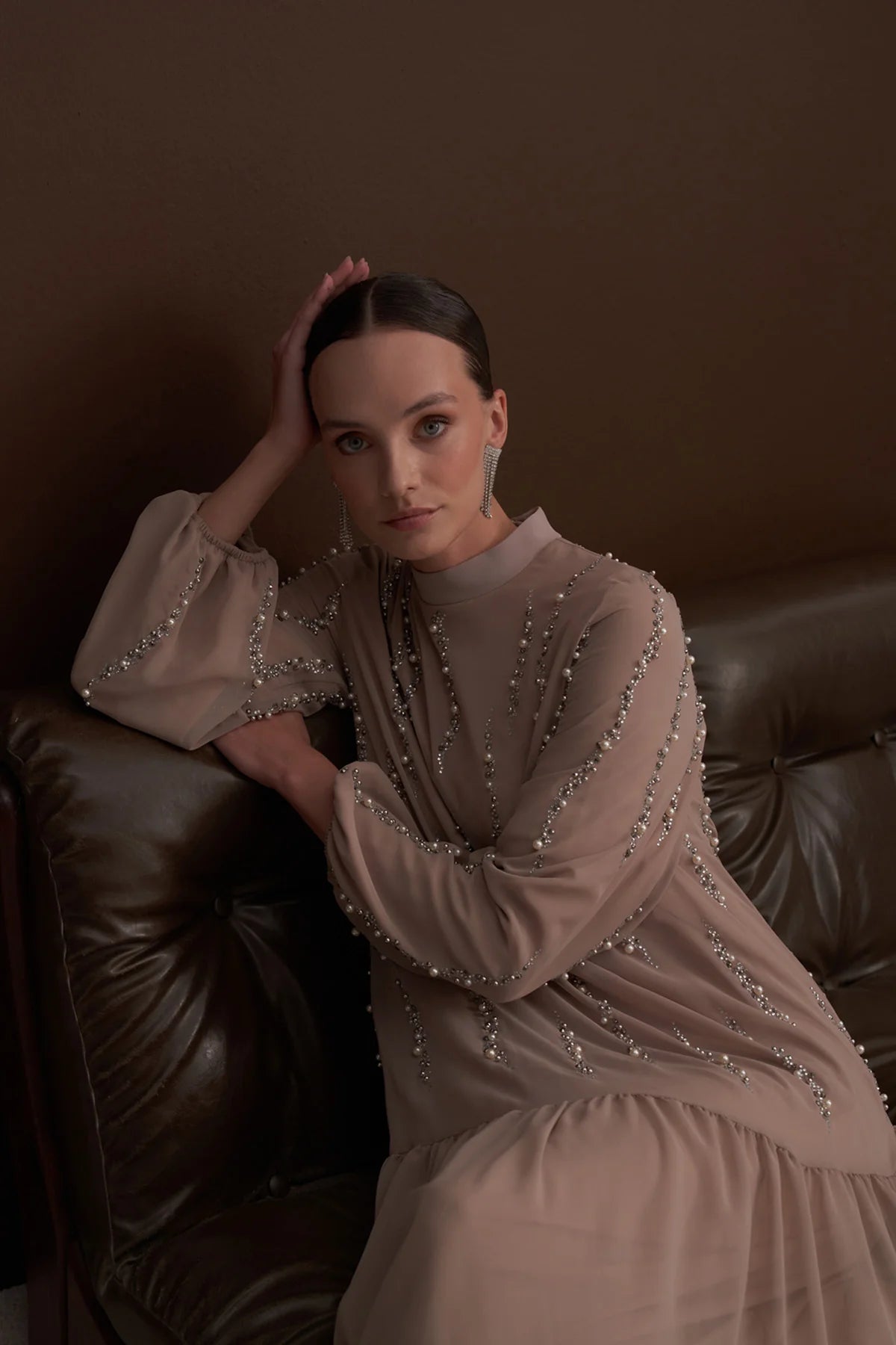 Radiant Dune Abaya - Veil of the Essence