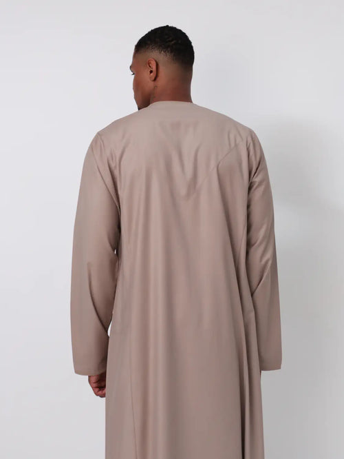 Brown Omani Kandura - Veil of the Essence