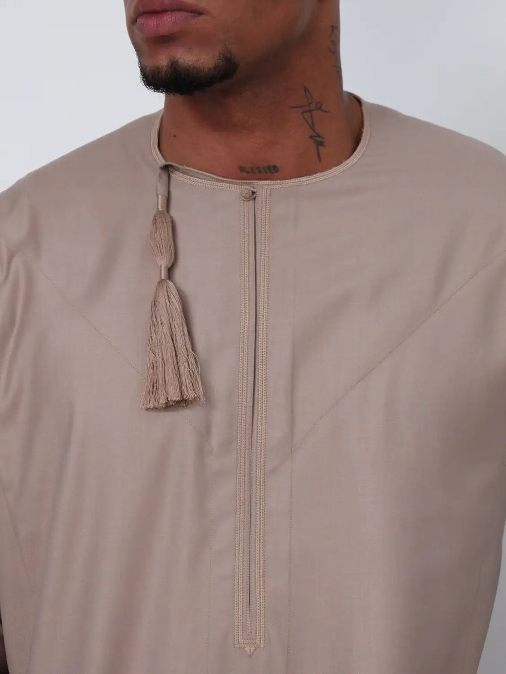 Brown Omani Kandura - Veil of the Essence