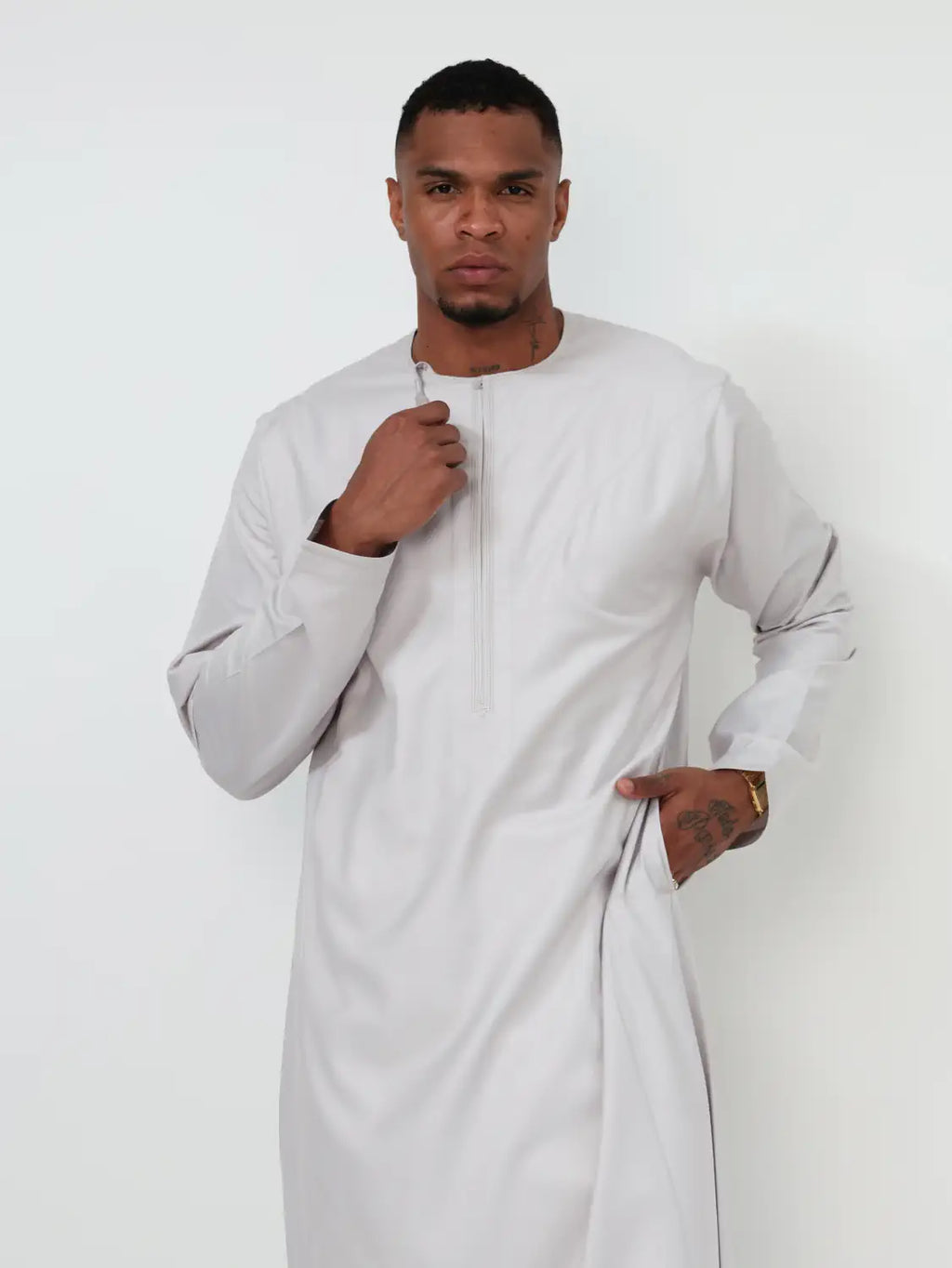 Beige Omani Kandura - Veil of the Essence